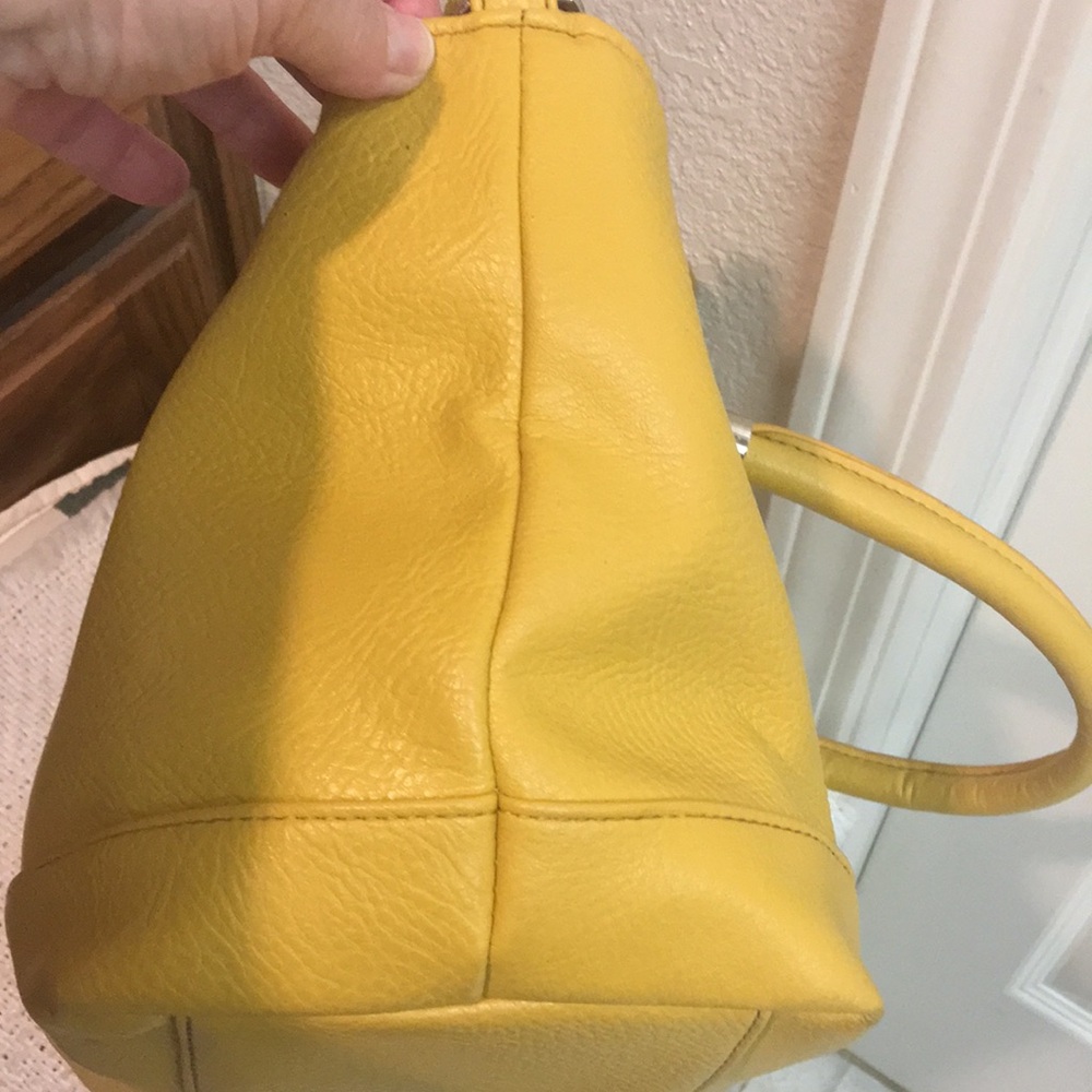 Kenneth Cole Reaction Yellow Tote Bag - Picture 3 of 12